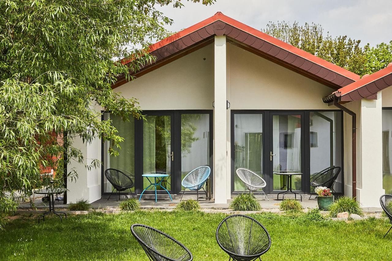 Sadova Park Villa Slesin  Exterior photo